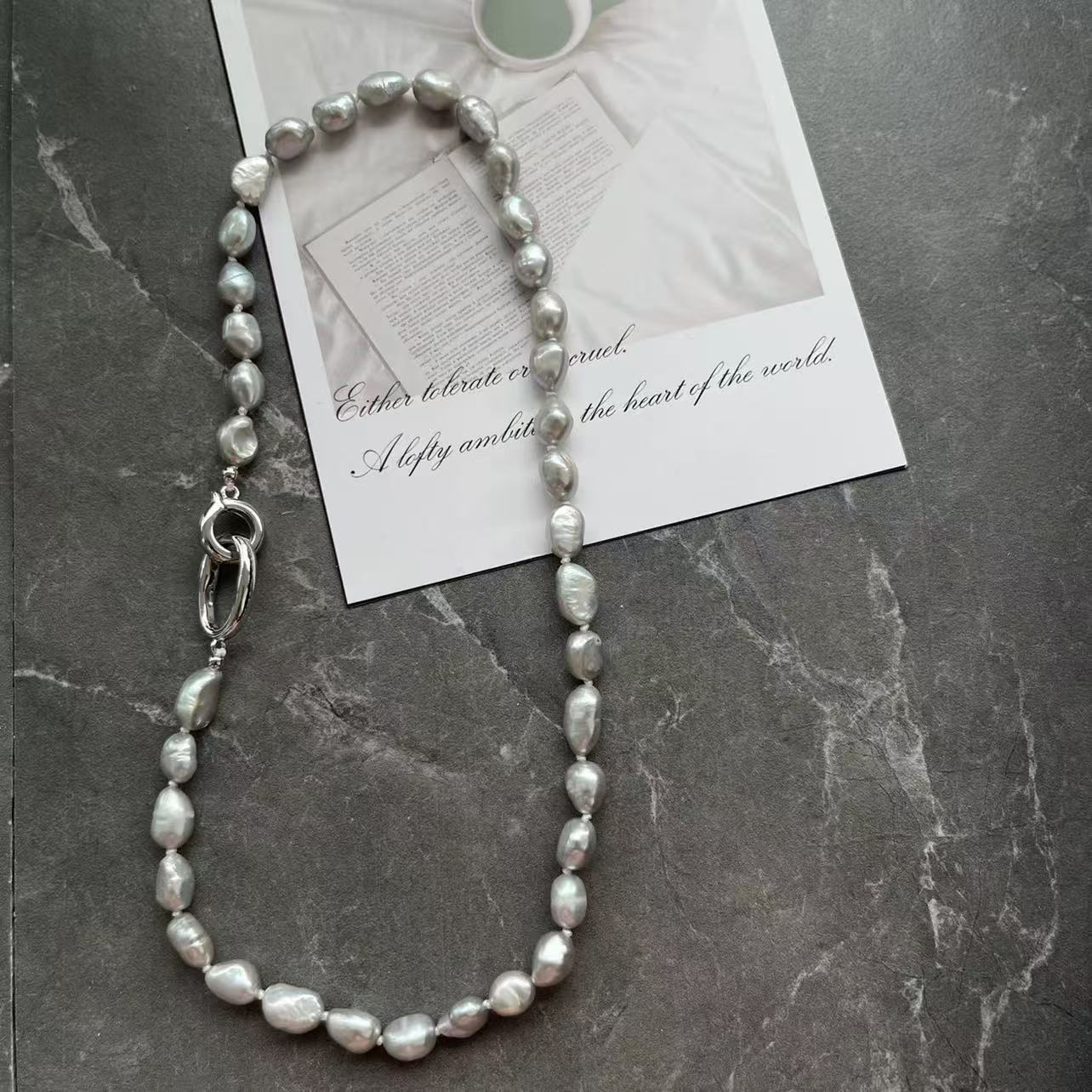 Baroque freshwater pearls necklet