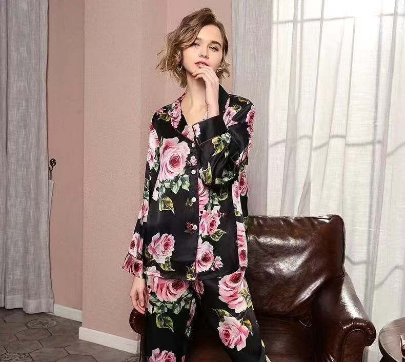 Famale Mulberry Silk Pajama---Rose Pattern
