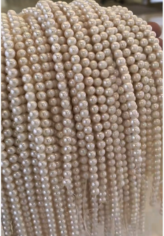 Natural Freshwater Pearls Necklace---6-7mm Extremely bright light without a nucleus