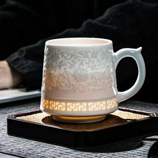 Linglong ceramic cup with lid