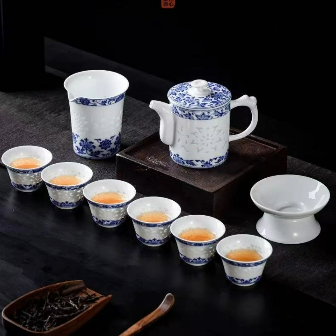 Blue and white porcelain exquisite craft set