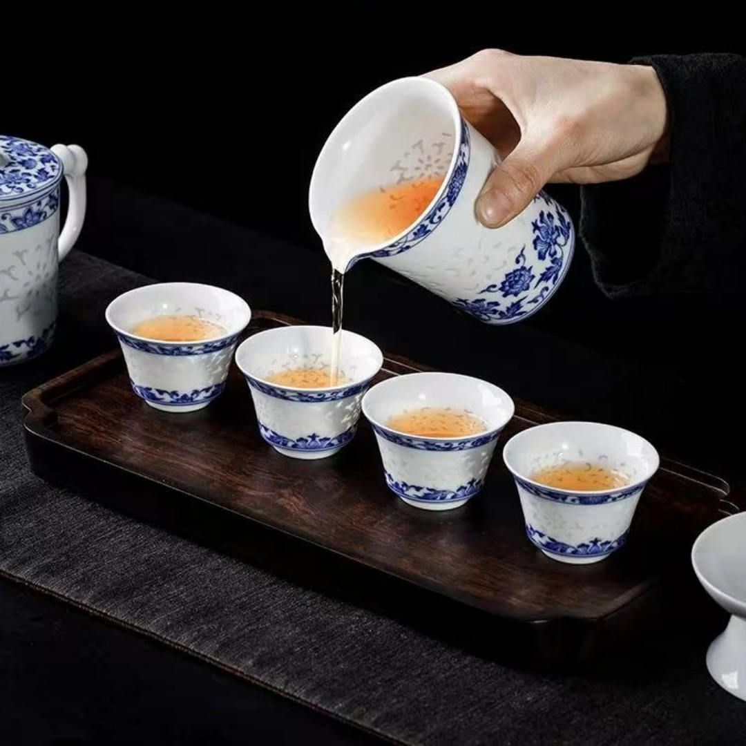 Blue and white porcelain exquisite craft set