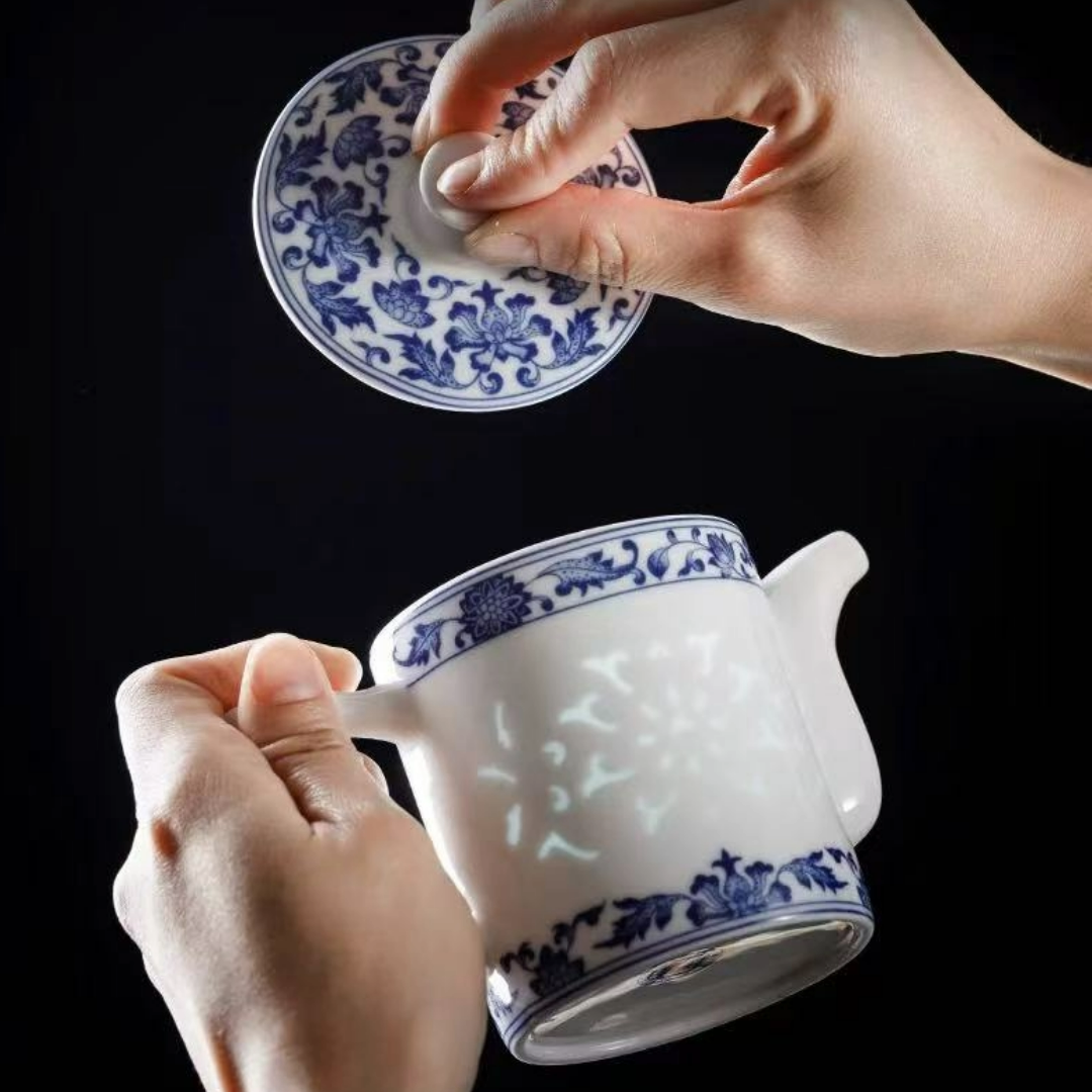 Blue and white porcelain exquisite craft set