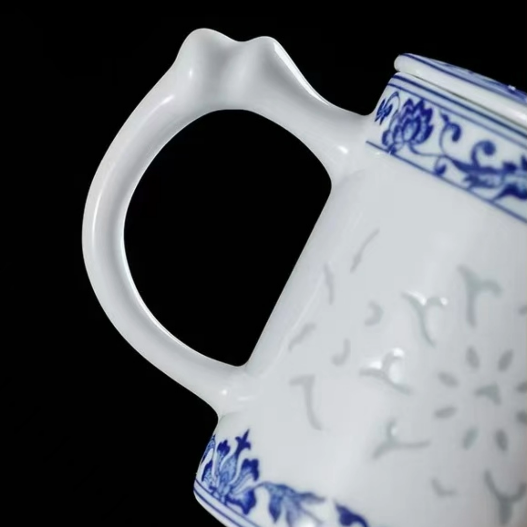 Blue and white porcelain exquisite craft set