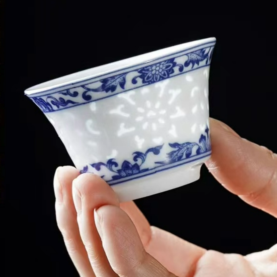 Blue and white porcelain exquisite craft set