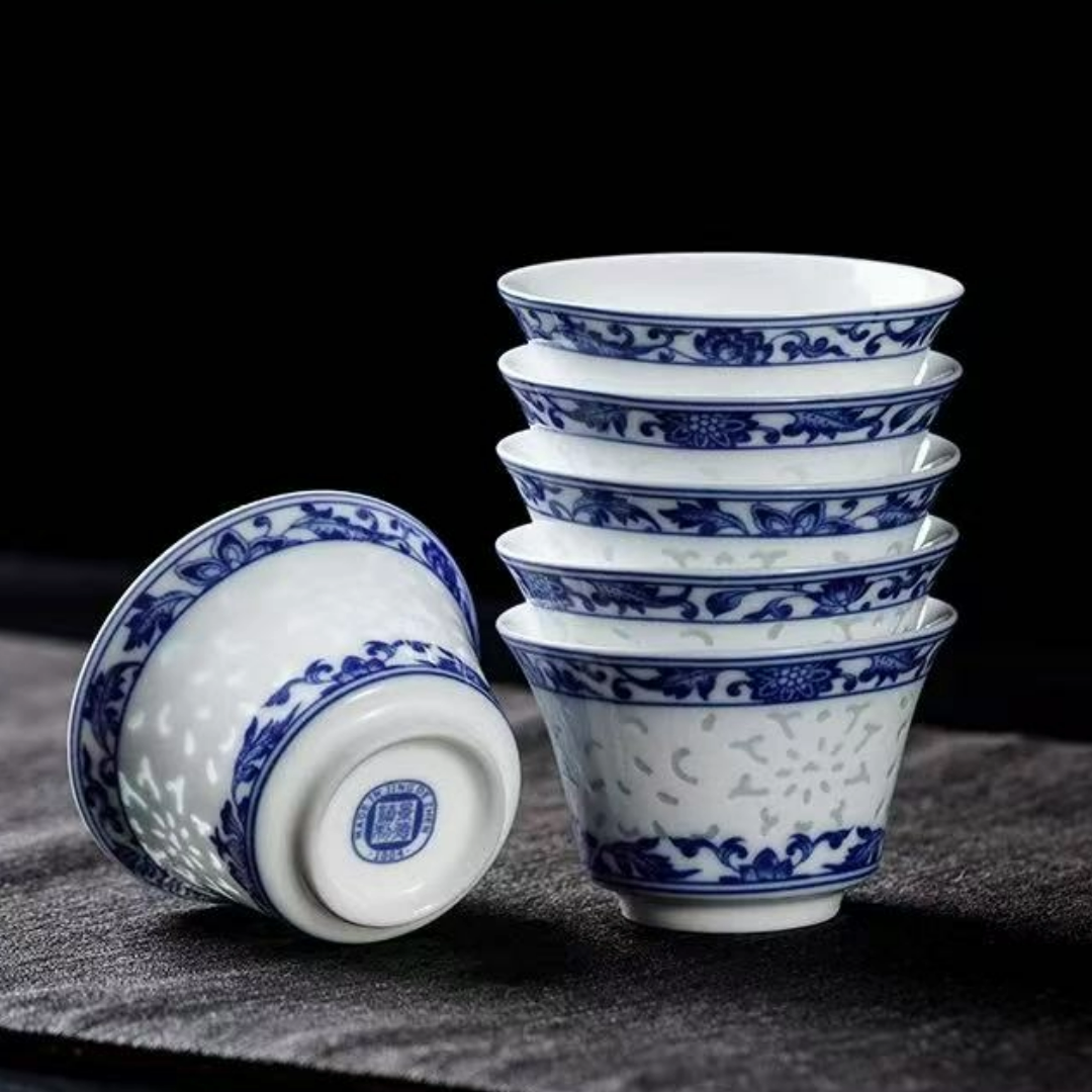 Blue and white porcelain exquisite craft set