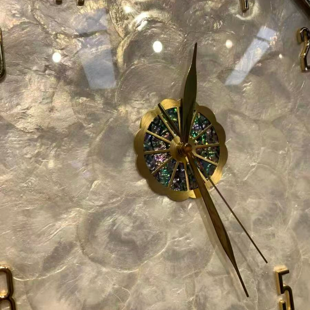 Hanging shell clock 40cm