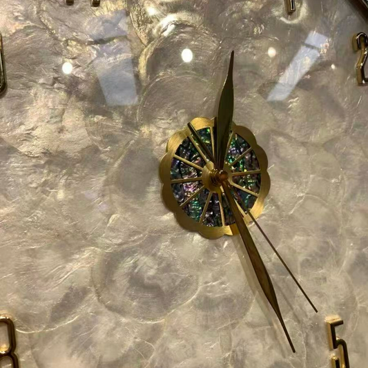 Hanging shell clock 40cm