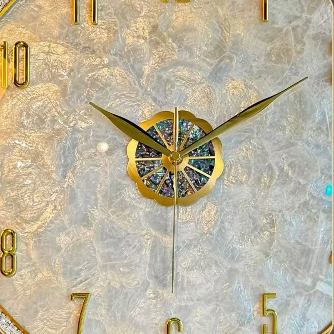 Hanging shell clock 40cm