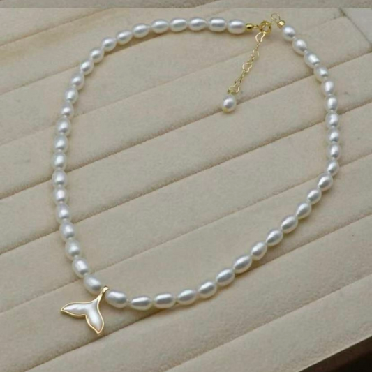 Natural Rice-Shaped Pearl Fishtail Necklace (14k gold plated)