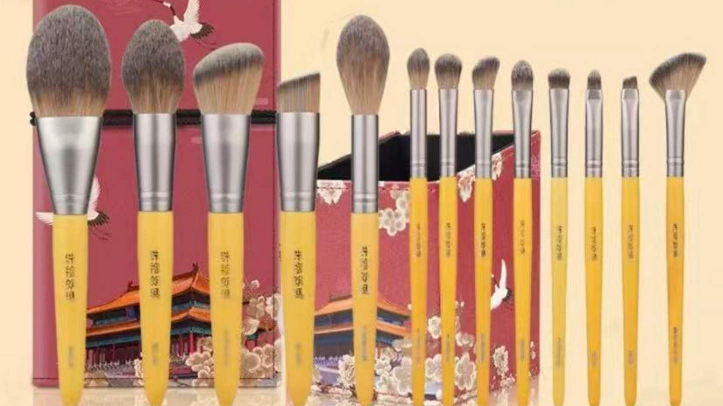 Wooden makeup brush set--10 brushes