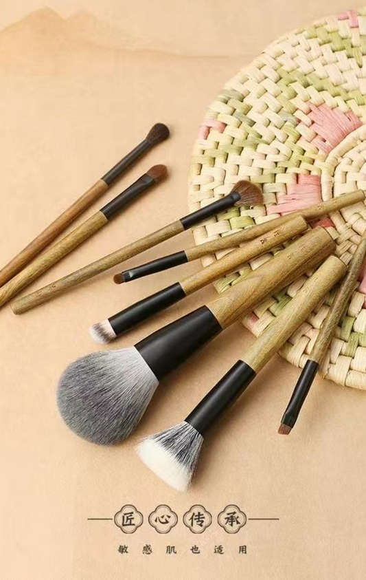High-end makeup brush set - 8 pieces of sandalwood